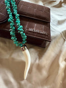 Colar longo Boho Cascalho e Dente escolha sua cor preferida!